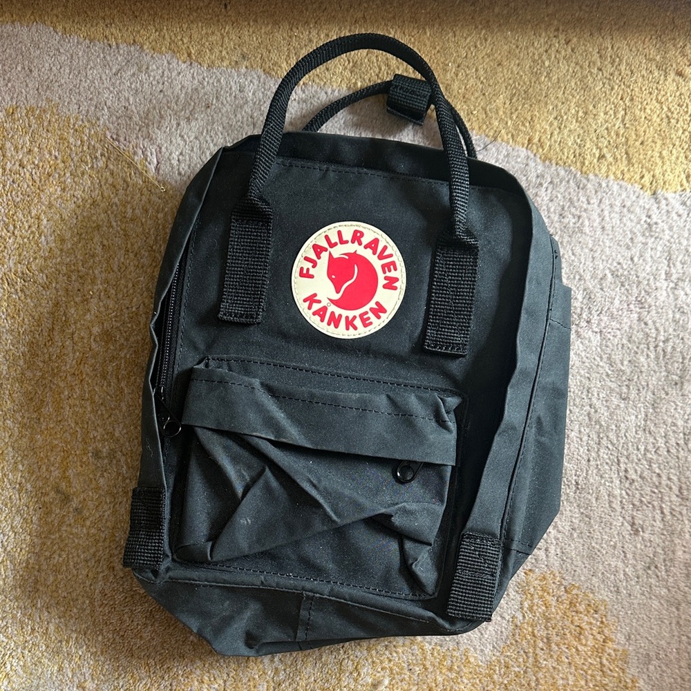 Fjallraven Kånken Charcoal Backpack